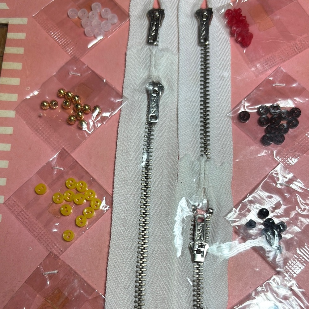 Mattel 1963 Barbie and Midge Fashion Accessories Silver Zippers Buttons 8”x5.75” - Picture 17 of 17